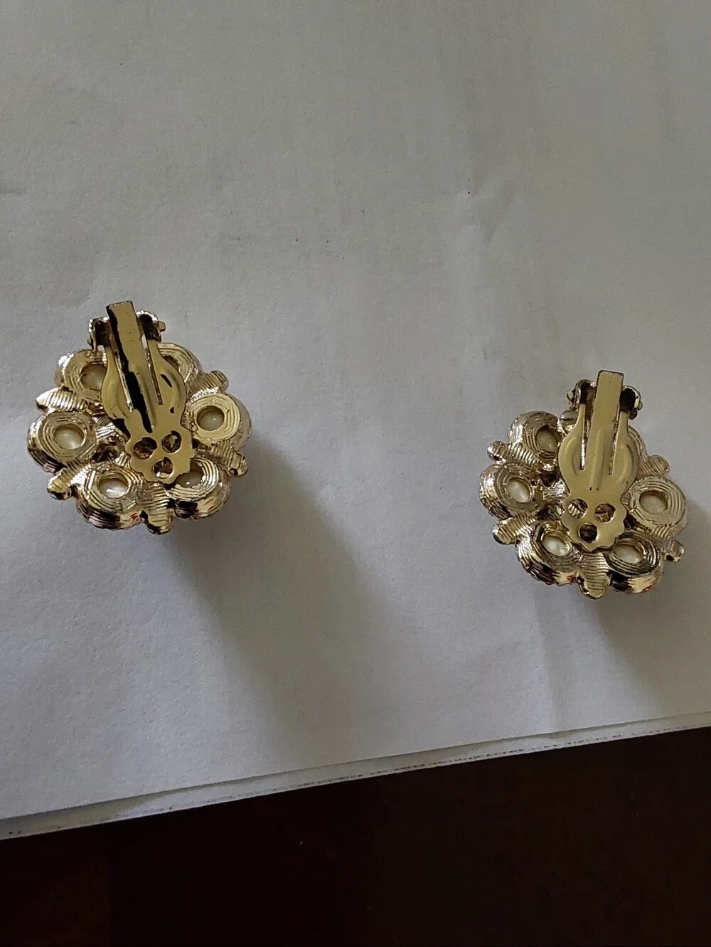 Aurora‎ Crystal Cluster Statement Clip On Earrings - Iridescent Gold
